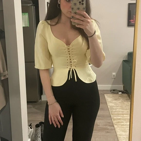 Aritzia Wilfred Santal Linen Bustier Blouse in Tapioca Yellow - Picture 5 of 5